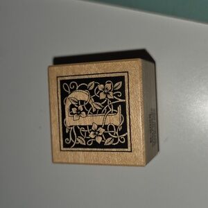 Q Monogram rubber stamp with floral vine